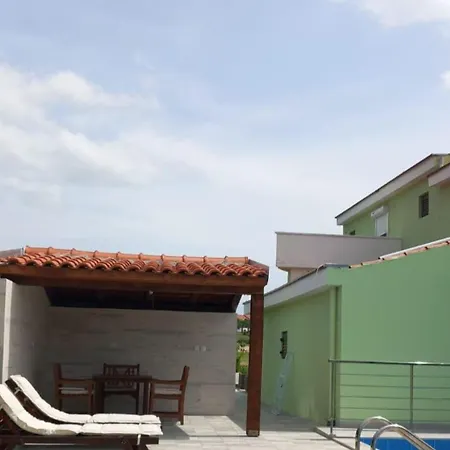 Apartmán In Ljubac Mit Grossem Garten By Interhome *