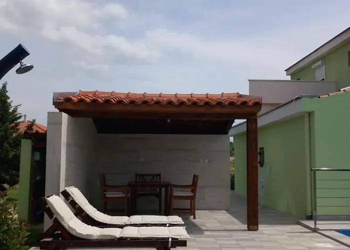 Apartmán In Ljubac Mit Grossem Garten By Interhome Krneza