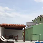 Διαμέρισμα In Ljubac Mit Grossem Garten By Interhome *